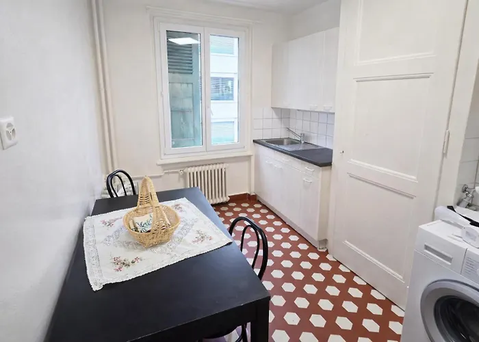 Apartment Jolie F2 *